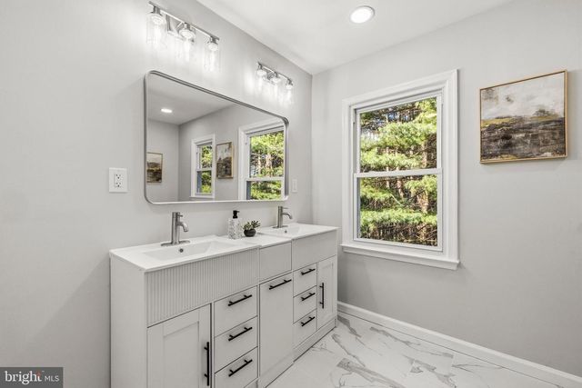 5623 WILSHIRE CT, Warrenton, VA 20187