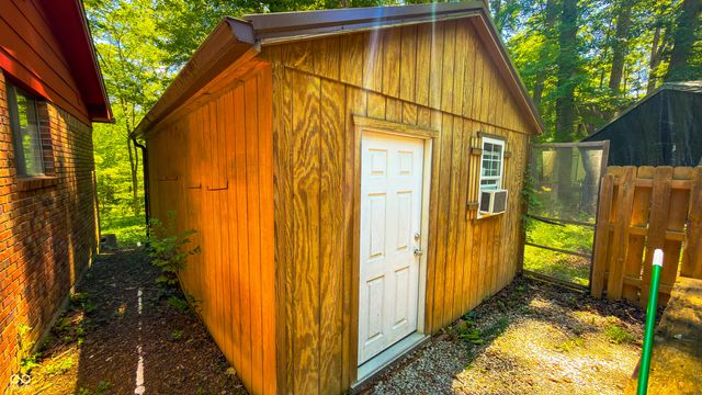 1421 Annandale Drive, Nashville, IN 47448