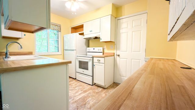 1421 Annandale Drive, Nashville, IN 47448