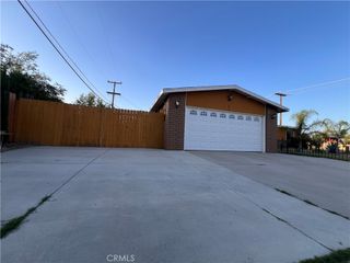 690 E Etiwanda, Rialto, CA 92376