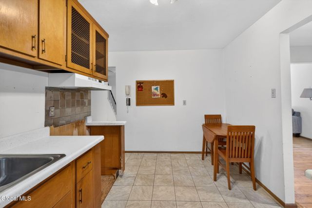 12 Pine Tree Place, Clifton Park, NY 12065