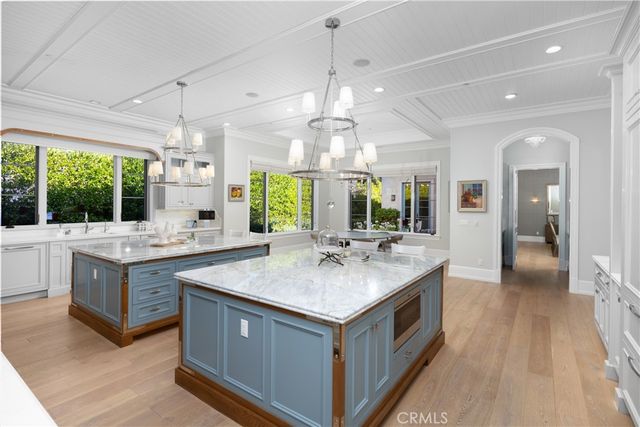 935 W Foothill Boulevard, Arcadia, CA 91006