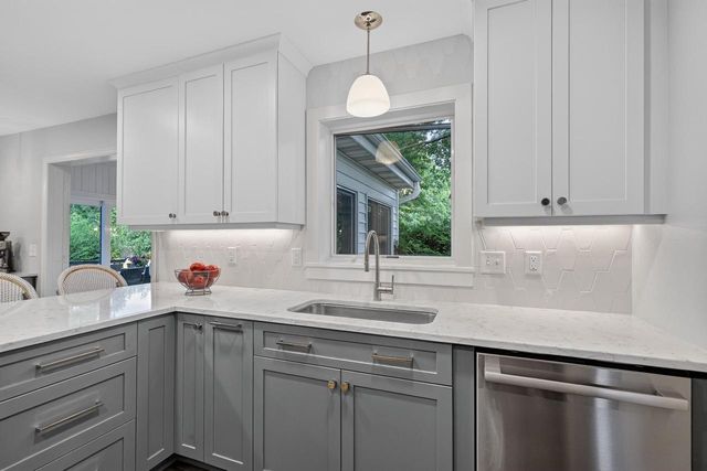 21 Haverhill Circle, Madison, WI 53717