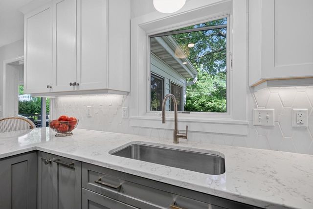 21 Haverhill Circle, Madison, WI 53717
