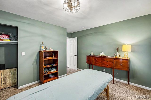 4706 Butler Hill Road, St Louis, MO 63128
