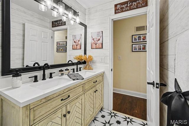 4706 Butler Hill Road, St Louis, MO 63128