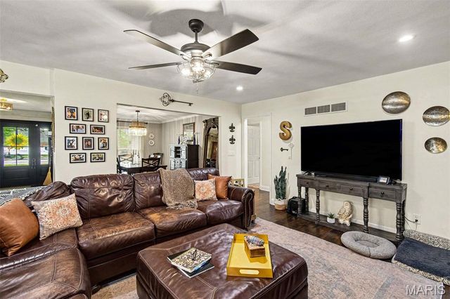4706 Butler Hill Road, St Louis, MO 63128