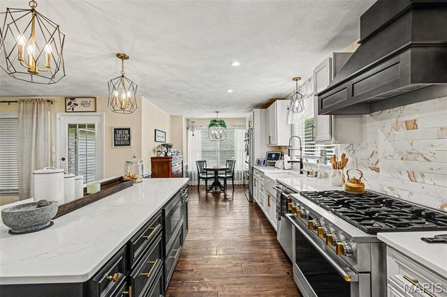4706 Butler Hill Road, St Louis, MO 63128
