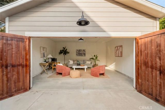 115 N Avenue 52, Los Angeles, CA 90042