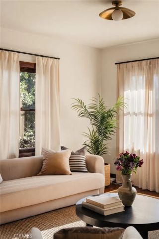 115 N Avenue 52, Los Angeles, CA 90042