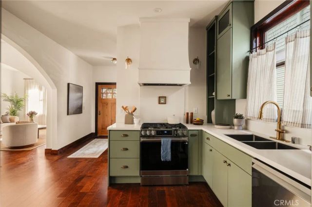 115 N Avenue 52, Los Angeles, CA 90042