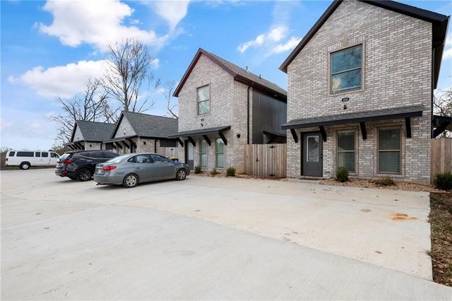 418,420,422,424 N F Street, Rogers, AR 72756