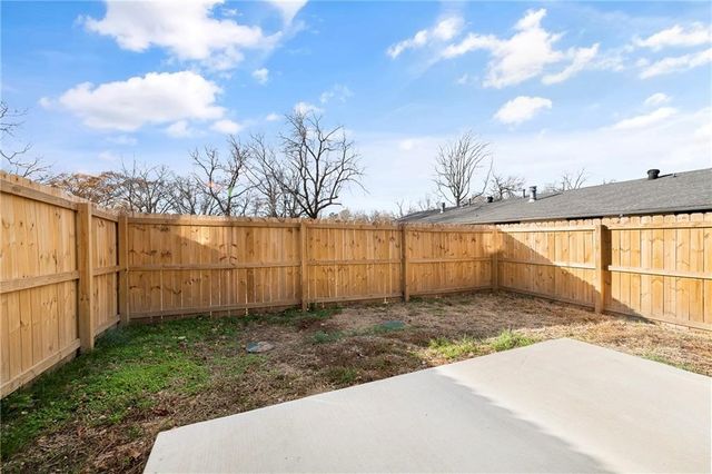 418,420,422,424 N F Street, Rogers, AR 72756