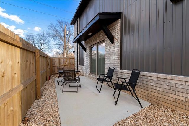 418,420,422,424 N F Street, Rogers, AR 72756