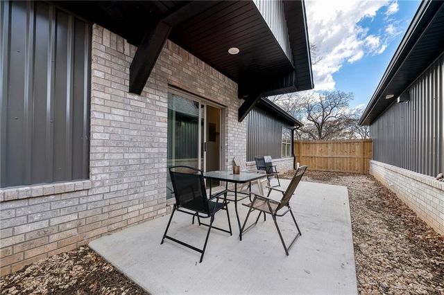 418,420,422,424 N F Street, Rogers, AR 72756