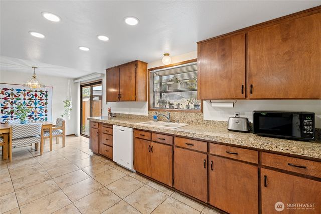 617 S E Street, Port Angeles, WA 98363