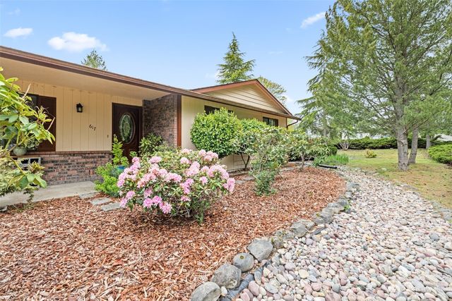 617 S E Street, Port Angeles, WA 98363