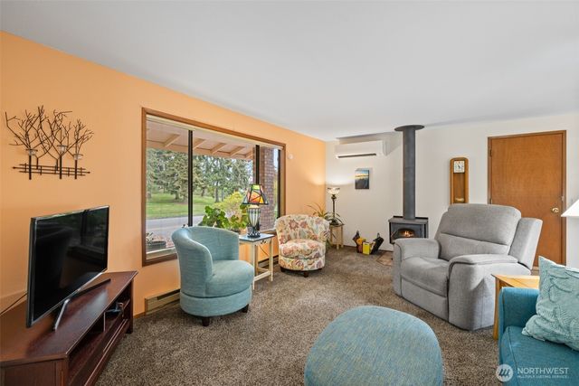 617 S E Street, Port Angeles, WA 98363