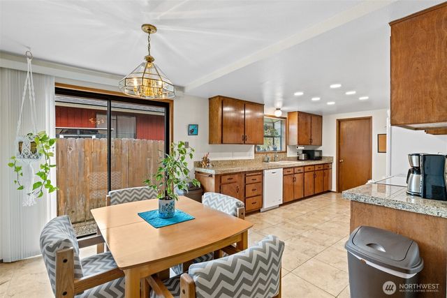 617 S E Street, Port Angeles, WA 98363