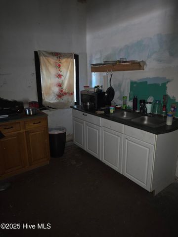 1102 Dickinson Avenue, Greenville, NC 27834