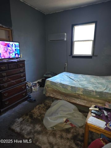 1102 Dickinson Avenue, Greenville, NC 27834