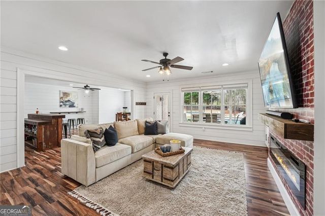 203 Trinity Way, Canton, GA 30115