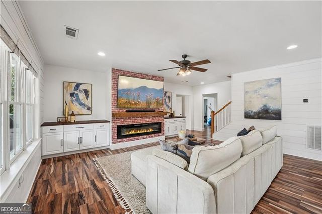 203 Trinity Way, Canton, GA 30115