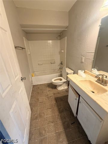2670 Broadway 5, Fort Myers, FL 33901