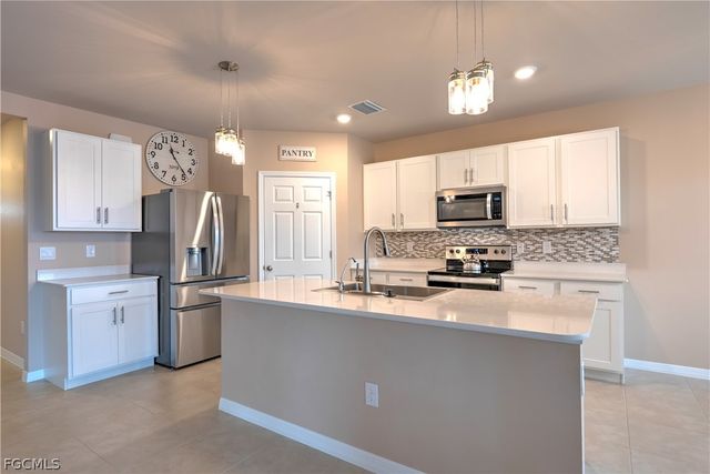 2501 NW 20th PL, Cape Coral, FL 33993