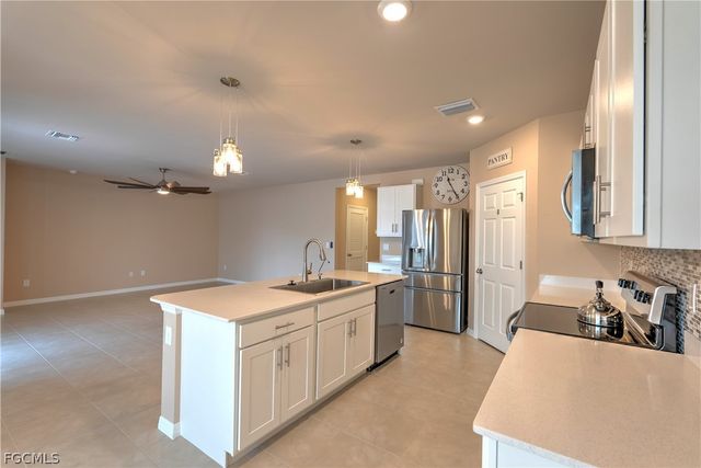 2501 NW 20th PL, Cape Coral, FL 33993