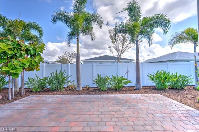 2501 NW 20th PL, Cape Coral, FL 33993