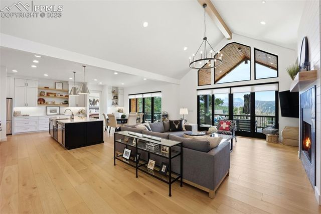 1005 Locklin Way, Woodland Park, CO 80863