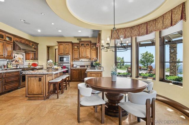 19557 Fortuna Del Este, Escondido, CA 92029