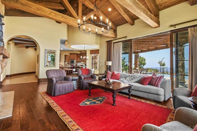 19557 Fortuna Del Este, Escondido, CA 92029