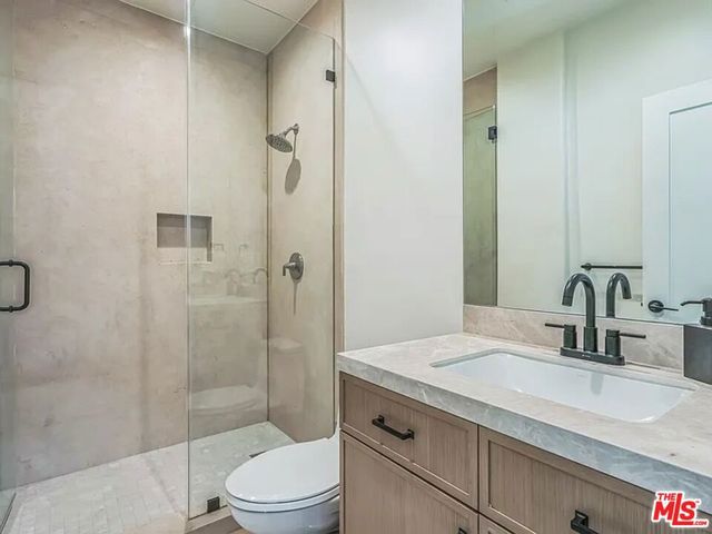 3014 9th Avenue B, Los Angeles, CA 90018