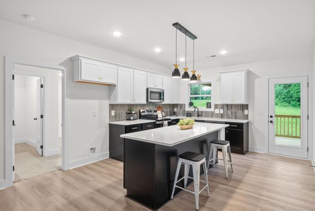 182 Dewberry Ct, Clarksville, TN 37042