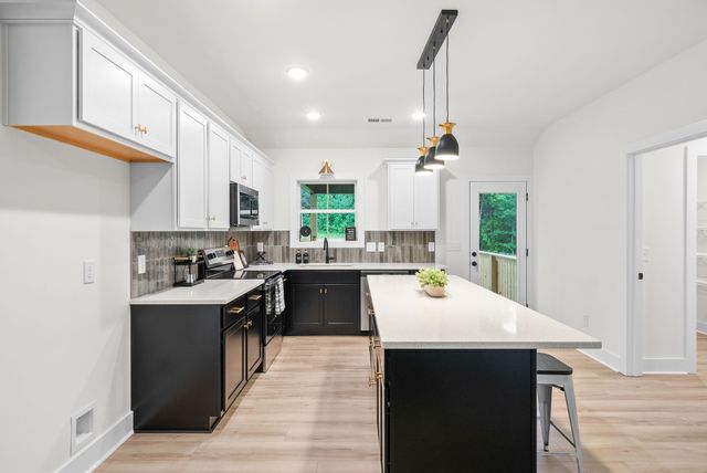 182 Dewberry Ct, Clarksville, TN 37042