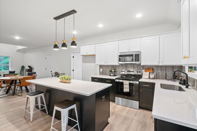 182 Dewberry Ct, Clarksville, TN 37042