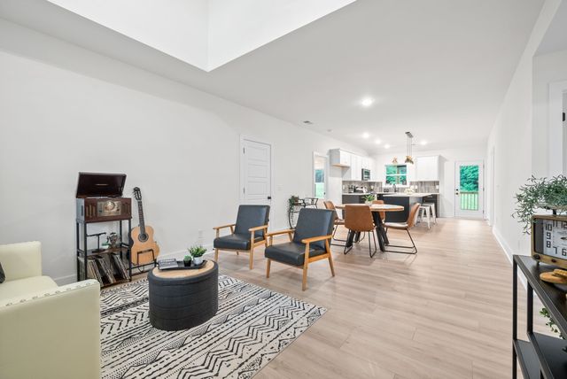 182 Dewberry Ct, Clarksville, TN 37042