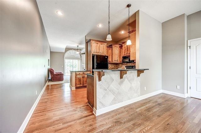 15821 W 62nd Street, Shawnee, KS 66217