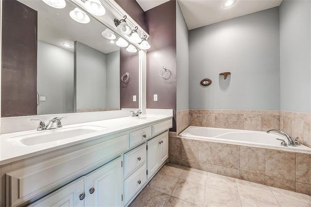 15821 W 62nd Street, Shawnee, KS 66217