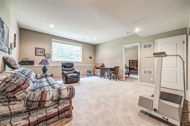 15821 W 62nd Street, Shawnee, KS 66217