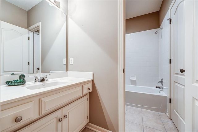 15821 W 62nd Street, Shawnee, KS 66217