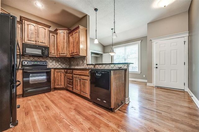 15821 W 62nd Street, Shawnee, KS 66217