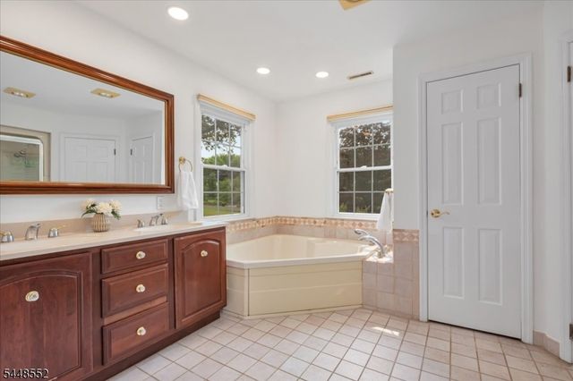 20 Gregory Ln, Warren Twp., NJ 07059