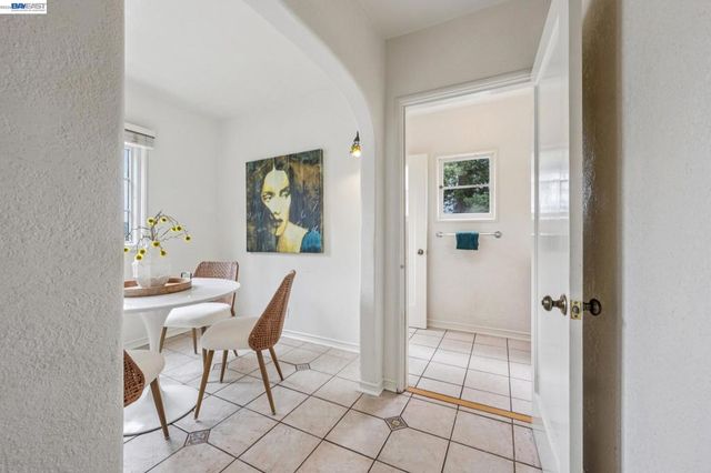 5765 Colton Blvd, Oakland, CA 94611