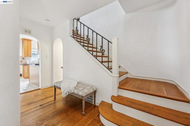 5765 Colton Blvd, Oakland, CA 94611