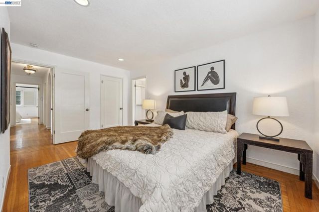 5765 Colton Blvd, Oakland, CA 94611