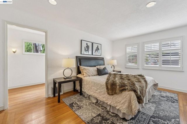 5765 Colton Blvd, Oakland, CA 94611