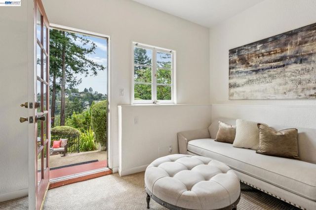 5765 Colton Blvd, Oakland, CA 94611